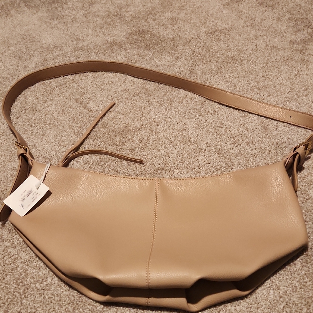 NWTClassic Women's Shoulder Bag in Beige